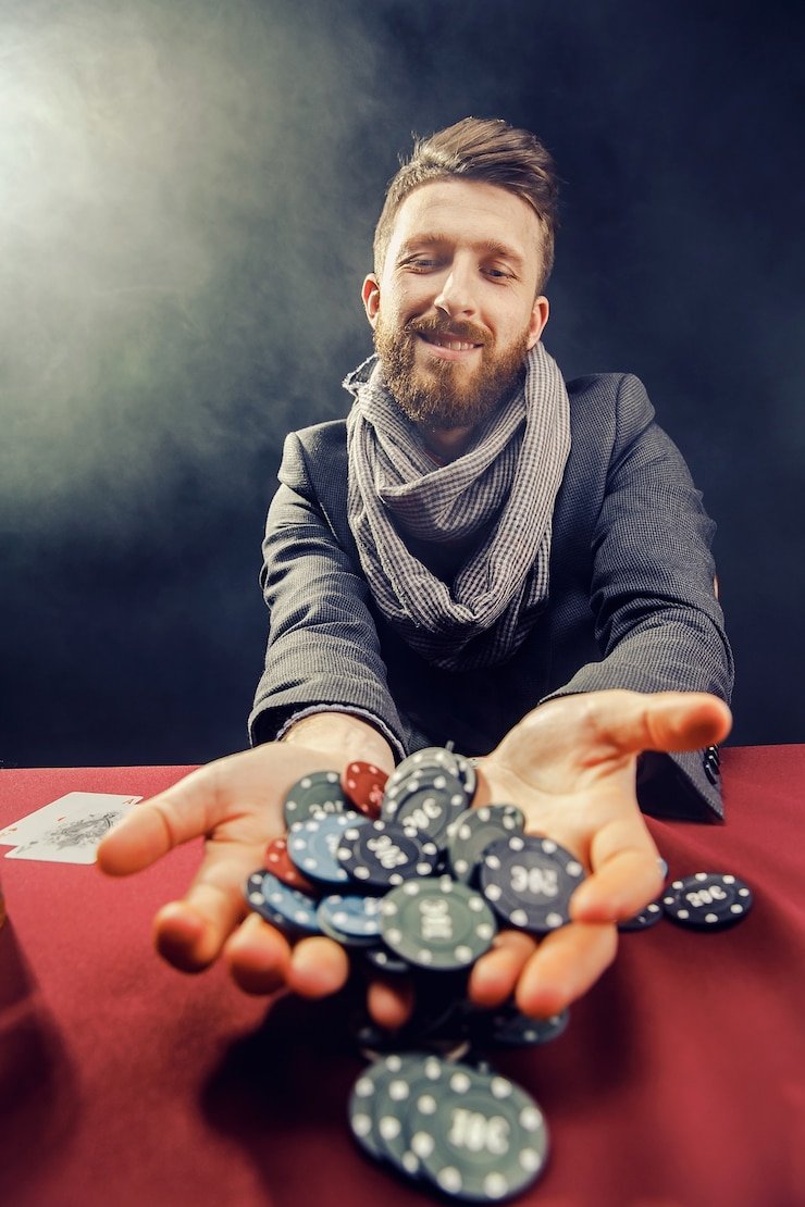 Antarmuka aplikasi koko 5000 menampilkan menu utama dengan taruhan olahraga Liga 1, live-dealer, dan slot